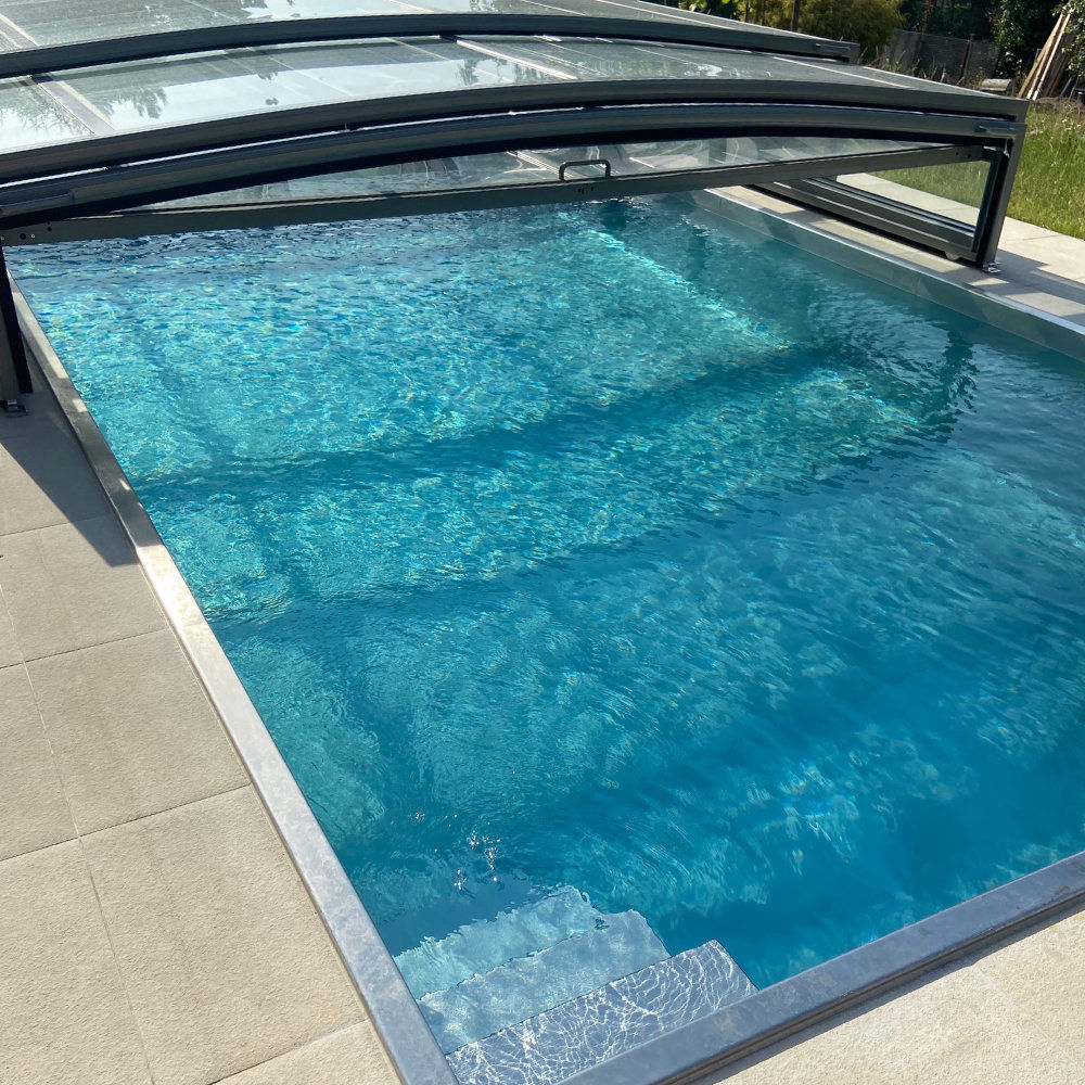 Pool mit Dach